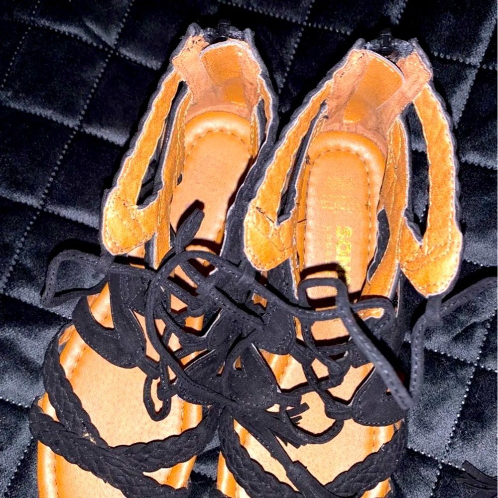Sandals - Picture 3 of 4